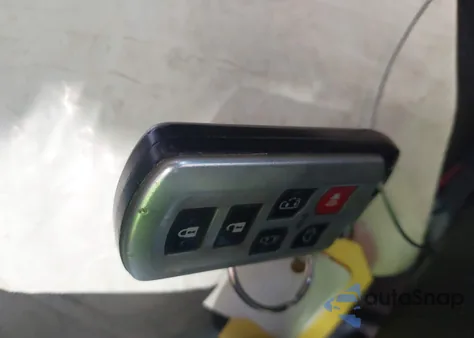 2015 Toyota Sienna Xle 7 Passenger z USA, uszkodzony, nr VIN 5TDDK3DC1FS119408